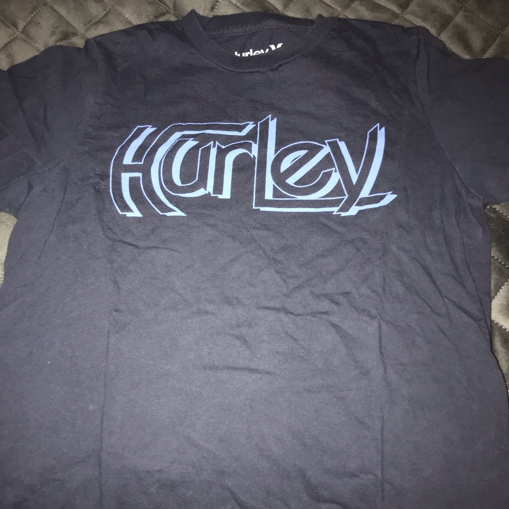 Men’s Hurley shirt